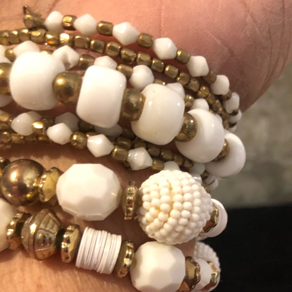SASSY JONE VINTAGE TRIO SET Bracelets (White & Gold Marbled) white thread fringe